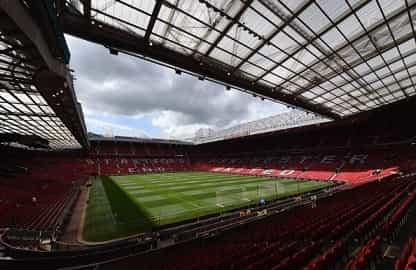 Manchester United sign Canadian midfield wonderkid