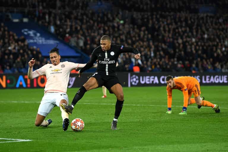 Chris Smalling’s last-ditch tackle to deny Mbappe summed up Man United’s night against PSG Chris Smalling’s last-ditch tackle to deny Mbappe summed up Man United’s night against PSG