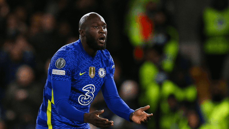 Jamie Carragher and Micah Richards disagree over Romelu Lukaku’s Chelsea troubles Jamie Carragher and Micah Richards disagree over Romelu Lukaku’s Chelsea troubles