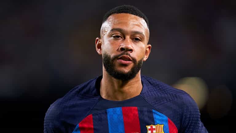 Man United considering shock Memphis Depay transfer