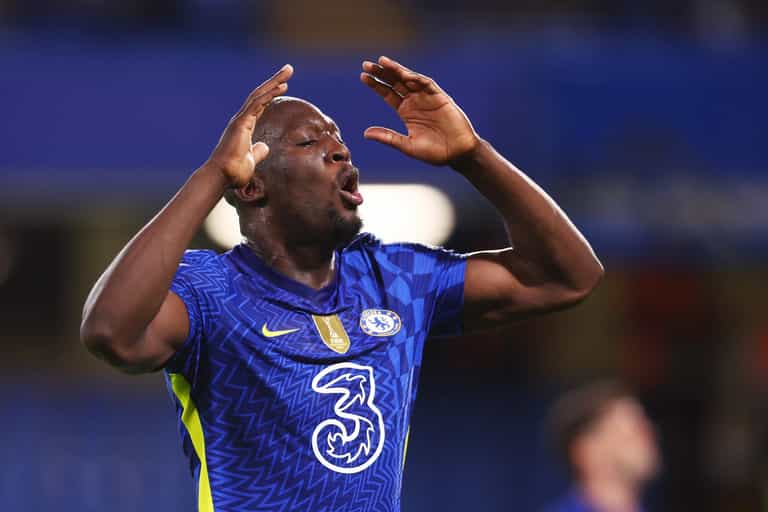 Owen Hargreaves and Rio Ferdinand urge Chelsea to give Romelu Lukaku another chance Owen Hargreaves and Rio Ferdinand urge Chelsea to give Romelu Lukaku another chance