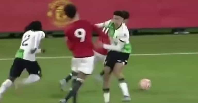 Manchester United youngster takes Liverpool player’s sucker-punch like a champ Manchester United youngster takes Liverpool player’s sucker-punch like a champ