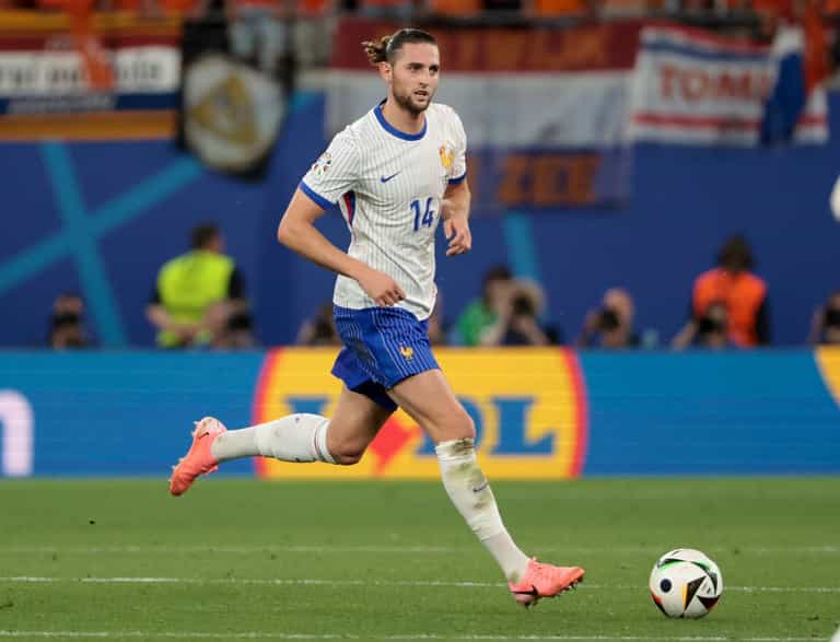 United and Liverpool to battle it out in race to sign French star