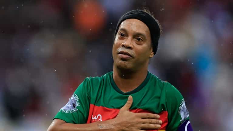 Ronaldinho ‘comes out of retirement’ to sign for Italian football club Ronaldinho ‘comes out of retirement’ to sign for Italian football club