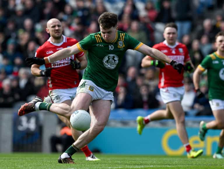 Fans complain GAA is turning into basketball as rule changes have negative affect
