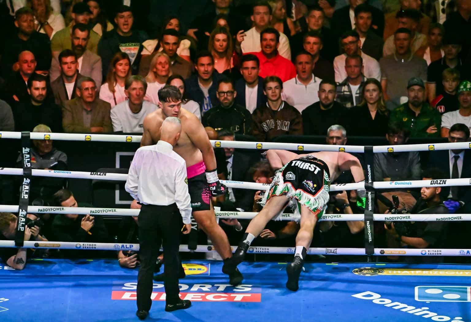 WATCH: Crazy drama in fight between Irishman Thomas Carty and Dave Allen as ‘no contest’ declared