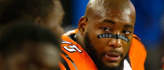 VINE: As Devon Still’s ill daughter receives an on-field ovation, opposition QB Brian Hoyer gives him a hug