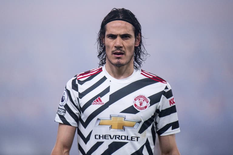Edinson Cavani “angry” at racism ban and wants to leave Man United Edinson Cavani “angry” at racism ban and wants to leave Man United