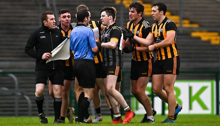 “You’re a f**king shocking referee” – Mountbellew-Moylough players set to face lengthy ban “You’re a f**king shocking referee” – Mountbellew-Moylough players set to face lengthy ban