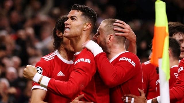 Rio Ferdinand makes fair argument about Edinson Cavani and Cristiano Ronaldo Rio Ferdinand makes fair argument about Edinson Cavani and Cristiano Ronaldo