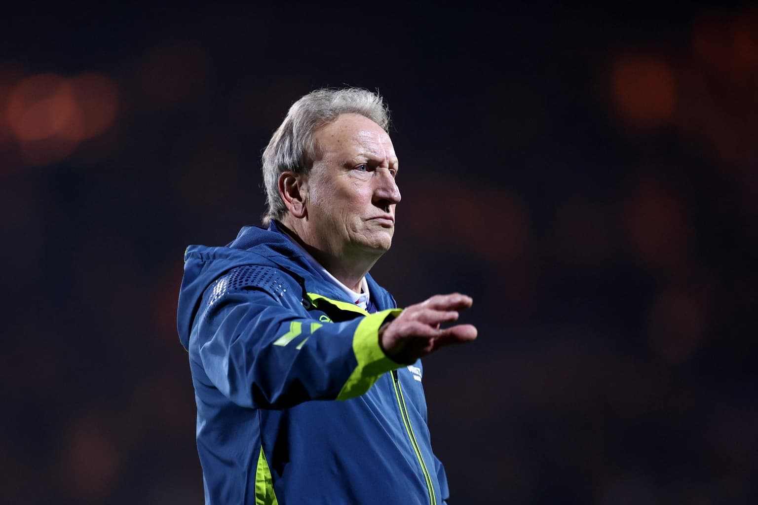 “He’s got to show what’s between his legs now.” – Warnock accuses refs of big club bias
