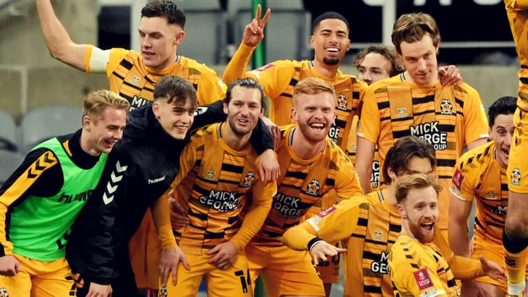 “What a hero!” – Wes Hoolahan at it again as Newcastle dumped out of FA Cup “What a hero!” – Wes Hoolahan at it again as Newcastle dumped out of FA Cup