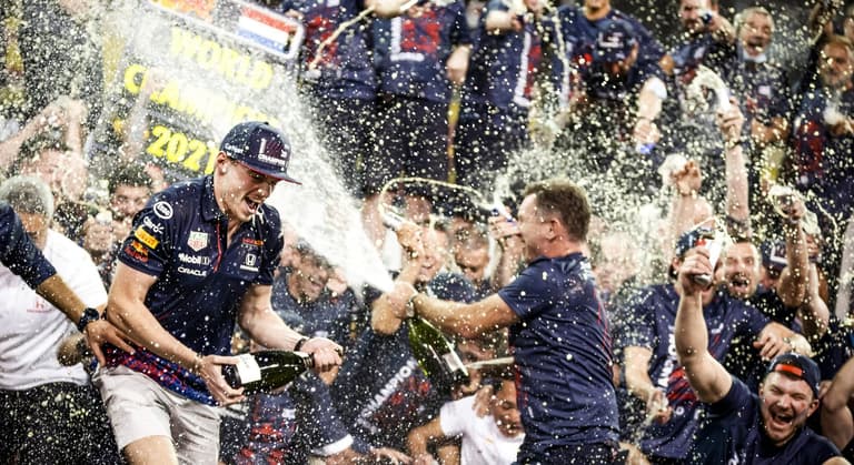 F1 fans sent into frenzy as Netflix announce Drive to Survive release date F1 fans sent into frenzy as Netflix announce Drive to Survive release date