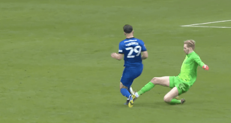 “He’s got the benefit of the doubt” – Kelleher escapes red card during Liverpool vs Cardiff cup tie “He’s got the benefit of the doubt” – Kelleher escapes red card during Liverpool vs Cardiff cup tie