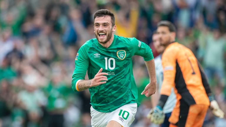 Troy Parrott: Four Championship sides want to sign Ireland striker on loan