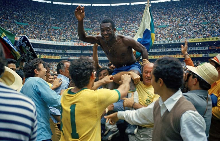 Tributes paid to football legend Pelé after he passes away aged 82 Tributes paid to football legend Pelé after he passes away aged 82