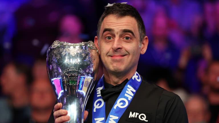 Ronnie O’Sullivan in great bus-stop moment with fan, before £250,000 UK Championship win Ronnie O’Sullivan in great bus-stop moment with fan, before £250,000 UK Championship win