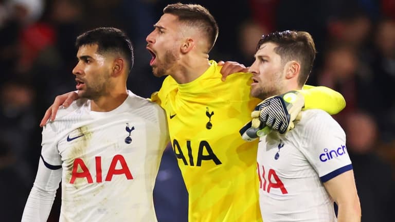 VAR official picked up on Ref Mic making “weak” remark about Spurs star VAR official picked up on Ref Mic making “weak” remark about Spurs star