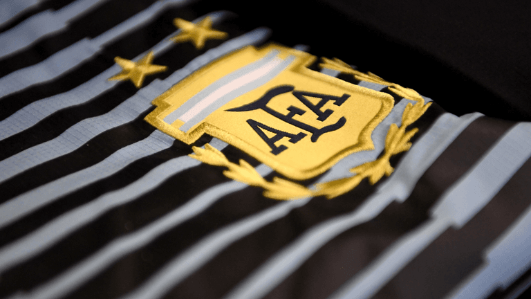 Argentinian footballer, 18, passes away during knee surgery