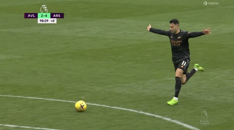 Gabriel Martinelli celebrates goal before he even scores it to seal Arsenal win Gabriel Martinelli celebrates goal before he even scores it to seal Arsenal win