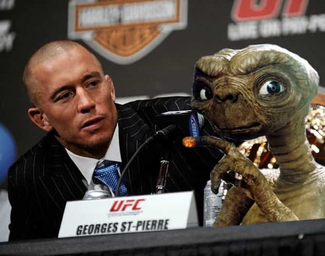 Georges St-Pierre told a very strange story on the Chael Sonnen podcast Georges St-Pierre told a very strange story on the Chael Sonnen podcast