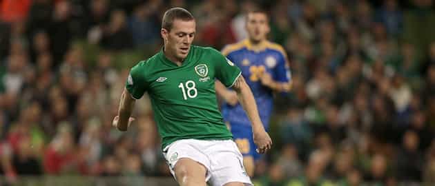 Eamon Dunphy wants Martin O’Neill to beg for Richard Dunne’s Ireland return Eamon Dunphy wants Martin O’Neill to beg for Richard Dunne’s Ireland return