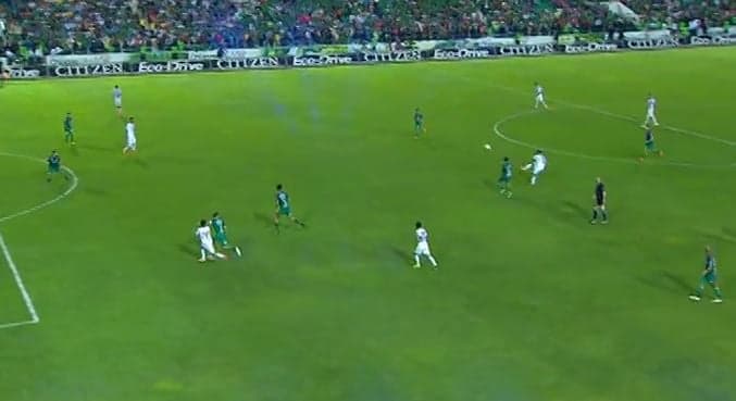 Video: Commentator loses his shit after Ronaldinho’s outstanding volleyed assist Video: Commentator loses his shit after Ronaldinho’s outstanding volleyed assist