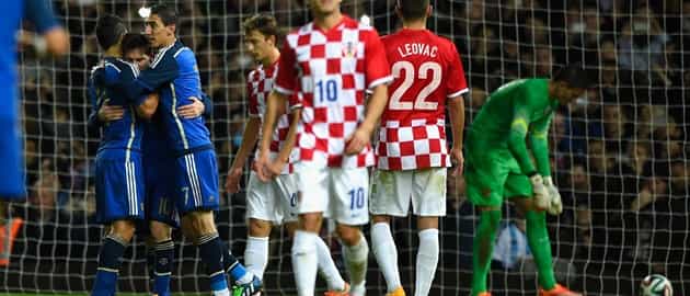 Elbow of God from Sergio Aguero as Argentina pip Croatians Elbow of God from Sergio Aguero as Argentina pip Croatians