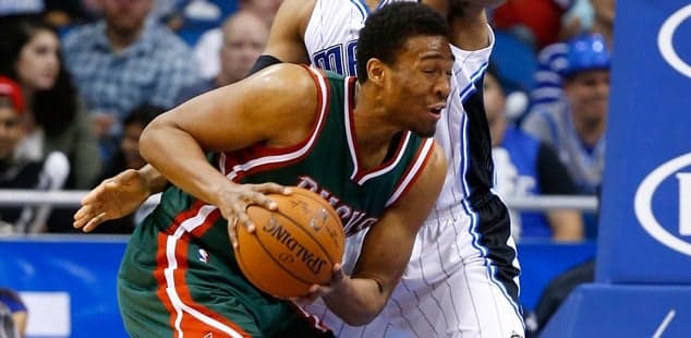 The Greek Freak gifts team-mate dunk with no-look pass The Greek Freak gifts team-mate dunk with no-look pass