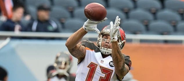 Vine: Tampa Bay receiver Mike Evans throws defender around like a rag doll Vine: Tampa Bay receiver Mike Evans throws defender around like a rag doll