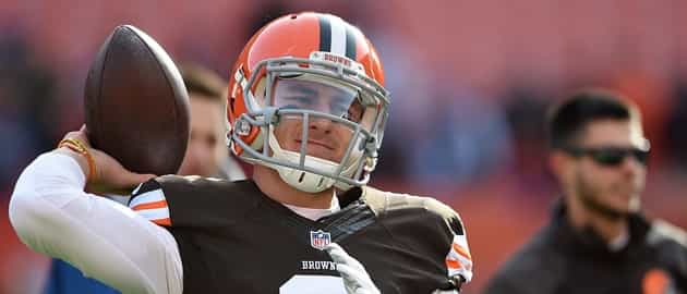 GIF: Did Johnny Manziel mouth ‘I would’ve f***ing hit him’ after Brian Hoyer overthrow? GIF: Did Johnny Manziel mouth ‘I would’ve f***ing hit him’ after Brian Hoyer overthrow?