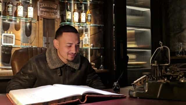 Max Holloway arrives in Dublin and takes aim at Conor McGregor’s whiskey Max Holloway arrives in Dublin and takes aim at Conor McGregor’s whiskey
