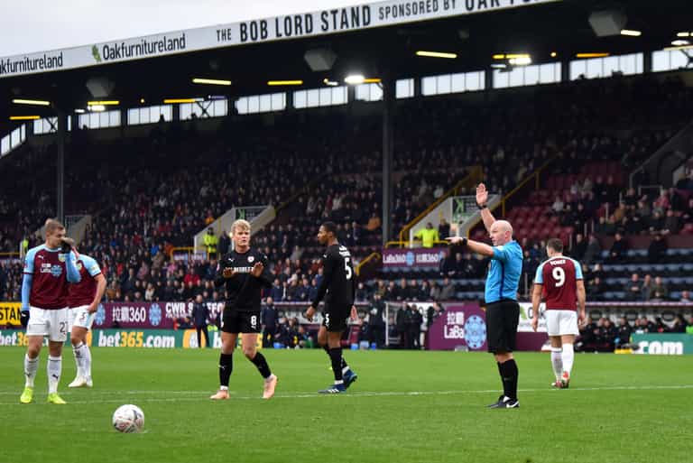 Watch VAR overrule Burnley penalty just as Vydra runs up to the ball Watch VAR overrule Burnley penalty just as Vydra runs up to the ball