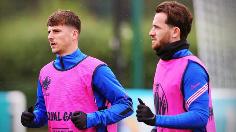 Mason Mount and Ben Chilwell isolating after Billy Gilmour interaction Mason Mount and Ben Chilwell isolating after Billy Gilmour interaction