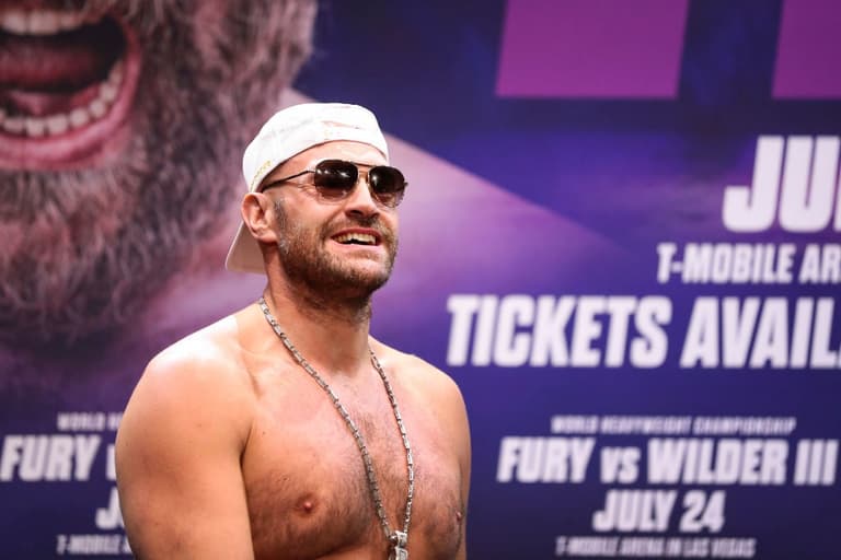 Tyson Fury raves into the night in Las Vegas club after knocking Wilder out Tyson Fury raves into the night in Las Vegas club after knocking Wilder out