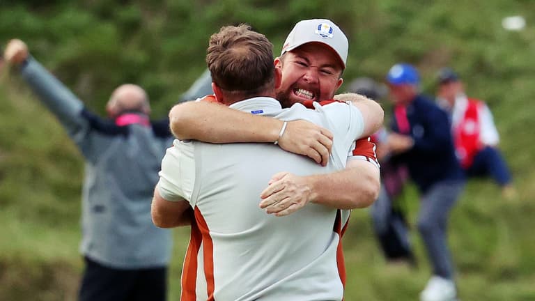 Shane Lowry delivers big time for Europe as he takes down US stars Shane Lowry delivers big time for Europe as he takes down US stars