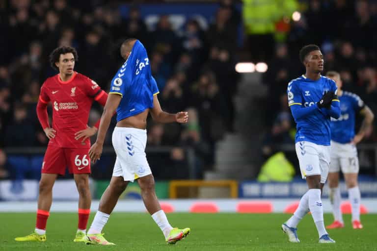 Everton fan, who spent £1,000 to watch Liverpool game, leaves after 18 minutes Everton fan, who spent £1,000 to watch Liverpool game, leaves after 18 minutes