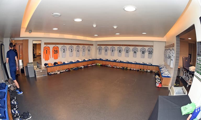 Chelsea forced to change Stamford Bridge changing room after Liverpool complaint Chelsea forced to change Stamford Bridge changing room after Liverpool complaint