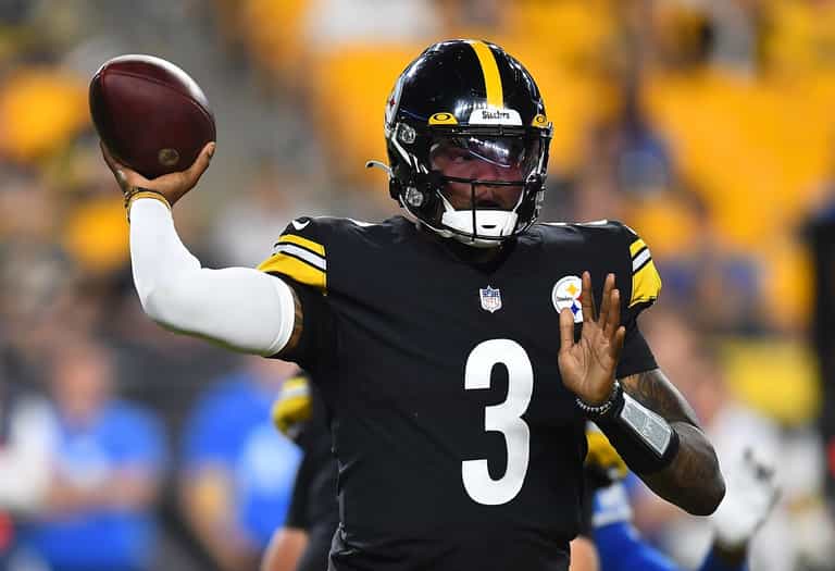 Pittsburgh Steelers quarterback Dwayne Haskins dies aged 24 Pittsburgh Steelers quarterback Dwayne Haskins dies aged 24