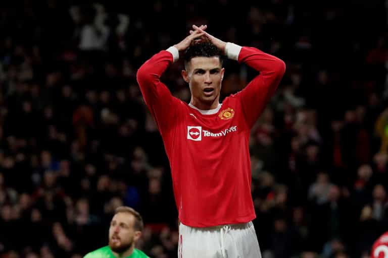 Man United set to investigate Cristiano Ronaldo ‘phone smash’ incident Man United set to investigate Cristiano Ronaldo ‘phone smash’ incident