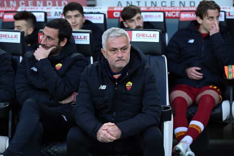 José Mourinho confronts journalist during press conference José Mourinho confronts journalist during press conference