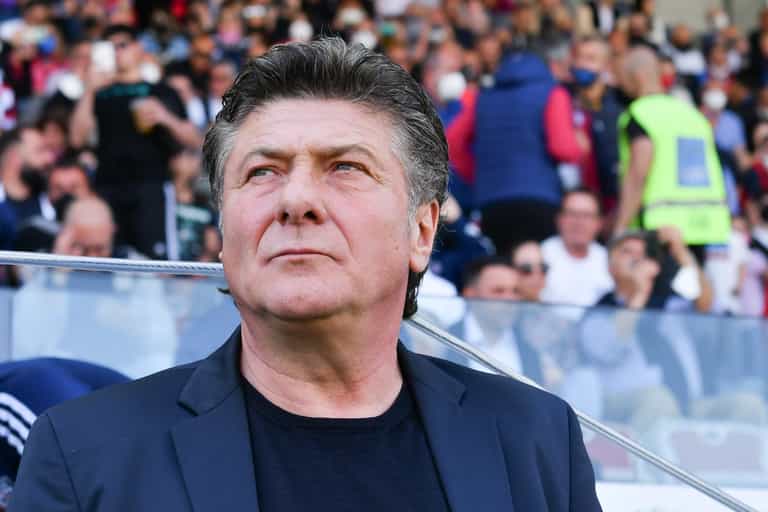 Walter Mazzarri sacked by Cagliari, but has contract extended in bizarre renewal Walter Mazzarri sacked by Cagliari, but has contract extended in bizarre renewal