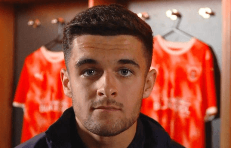 Blackpool’s Jake Daniels publicly comes out as gay Blackpool’s Jake Daniels publicly comes out as gay
