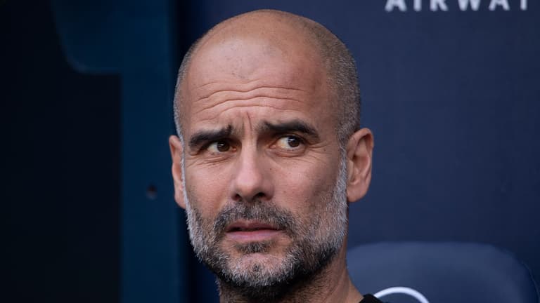 Pep Guardiola tears into Dimitar Berbatov and Patrice Evra with Barcelona jibe Pep Guardiola tears into Dimitar Berbatov and Patrice Evra with Barcelona jibe