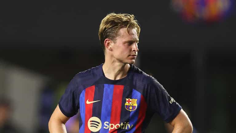 Frenkie de Jong prefers move to Chelsea as he ‘doesn’t like’ Manchester Frenkie de Jong prefers move to Chelsea as he ‘doesn’t like’ Manchester