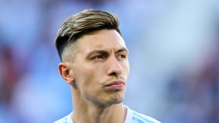 Man United close to signing Argentinian defender Lisandro Martinez from Ajax Man United close to signing Argentinian defender Lisandro Martinez from Ajax