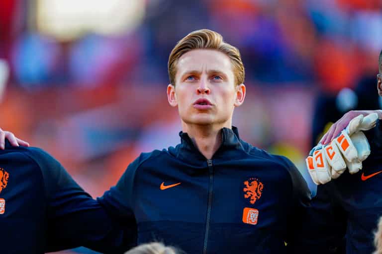 Frenkie De Jong has reportedly told Chelsea he favours move to Man United Frenkie De Jong has reportedly told Chelsea he favours move to Man United
