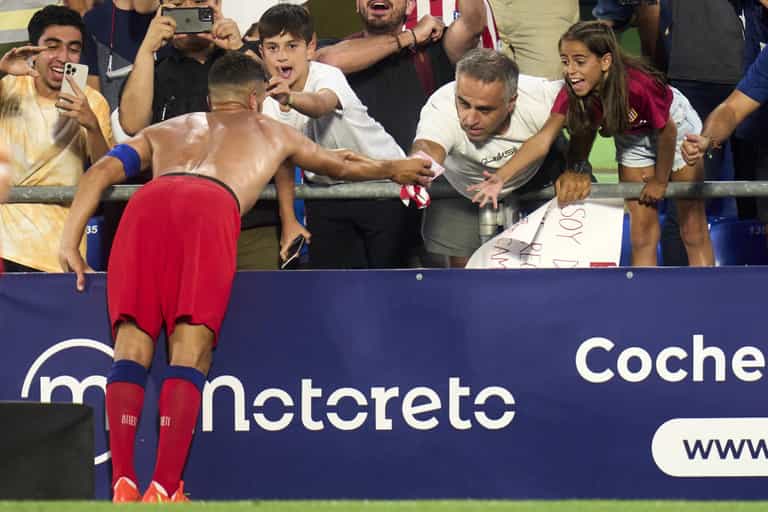 Atletico Madrid players to stop giving their shirts to fans in the stadium Atletico Madrid players to stop giving their shirts to fans in the stadium