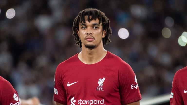 Trent Alexander-Arnold accused of a ‘lack of desire’ in Napoli thrashing Trent Alexander-Arnold accused of a ‘lack of desire’ in Napoli thrashing