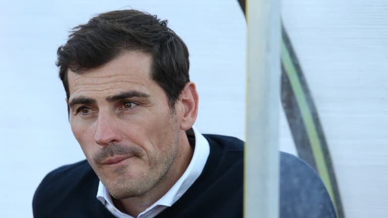 Iker Casillas deletes tweet saying he is gay with reports claiming it was a ‘joke’ Iker Casillas deletes tweet saying he is gay with reports claiming it was a ‘joke’